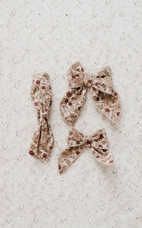 Bencer & Hazelnut Poinsettia Bows
