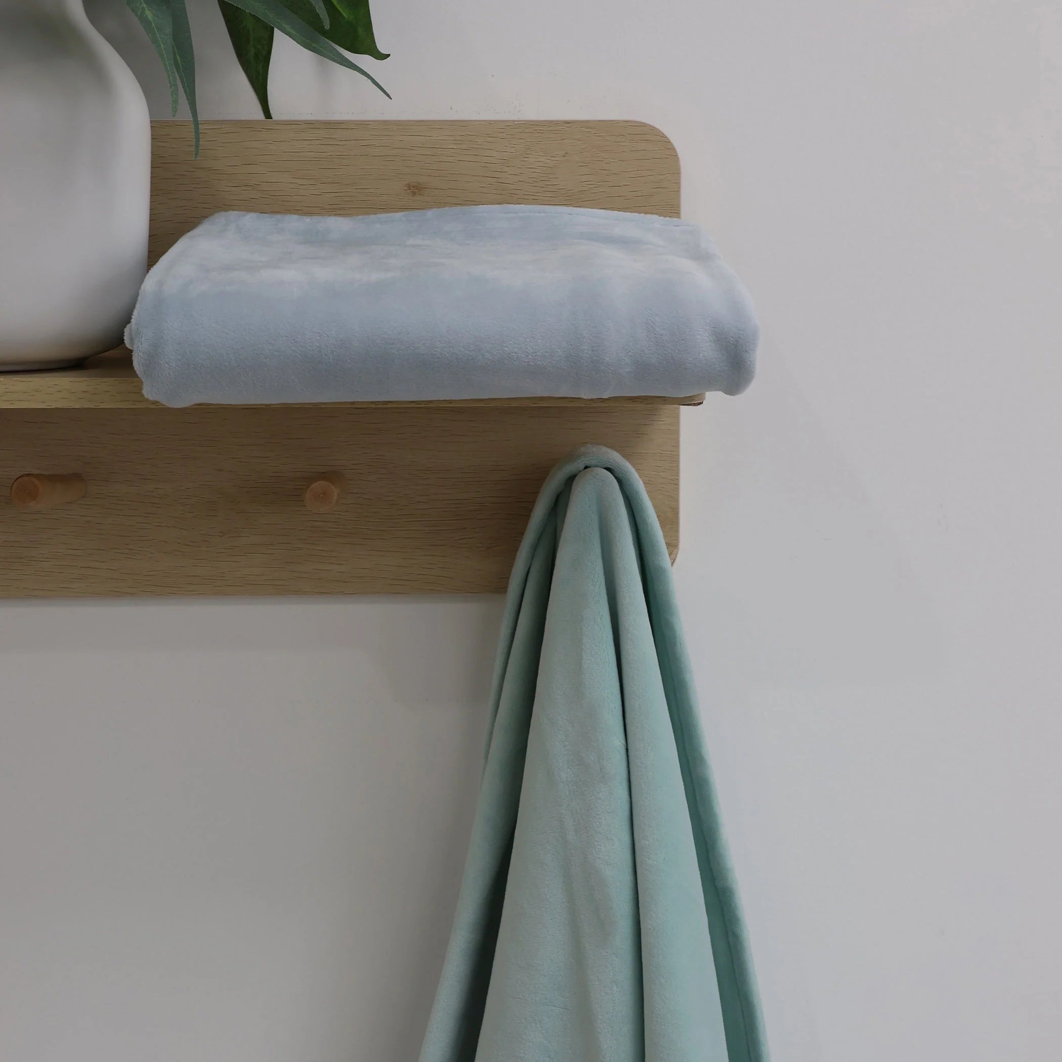 Bubba Blue Nordic 2pk Stretchy Velour Cuddle Blankets Sky/Mint