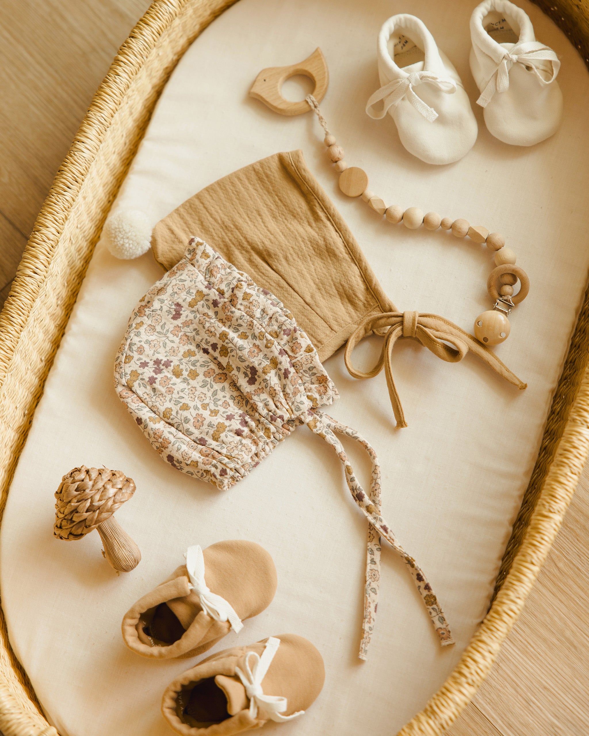 Quincy Mae Baby Booties - Golden