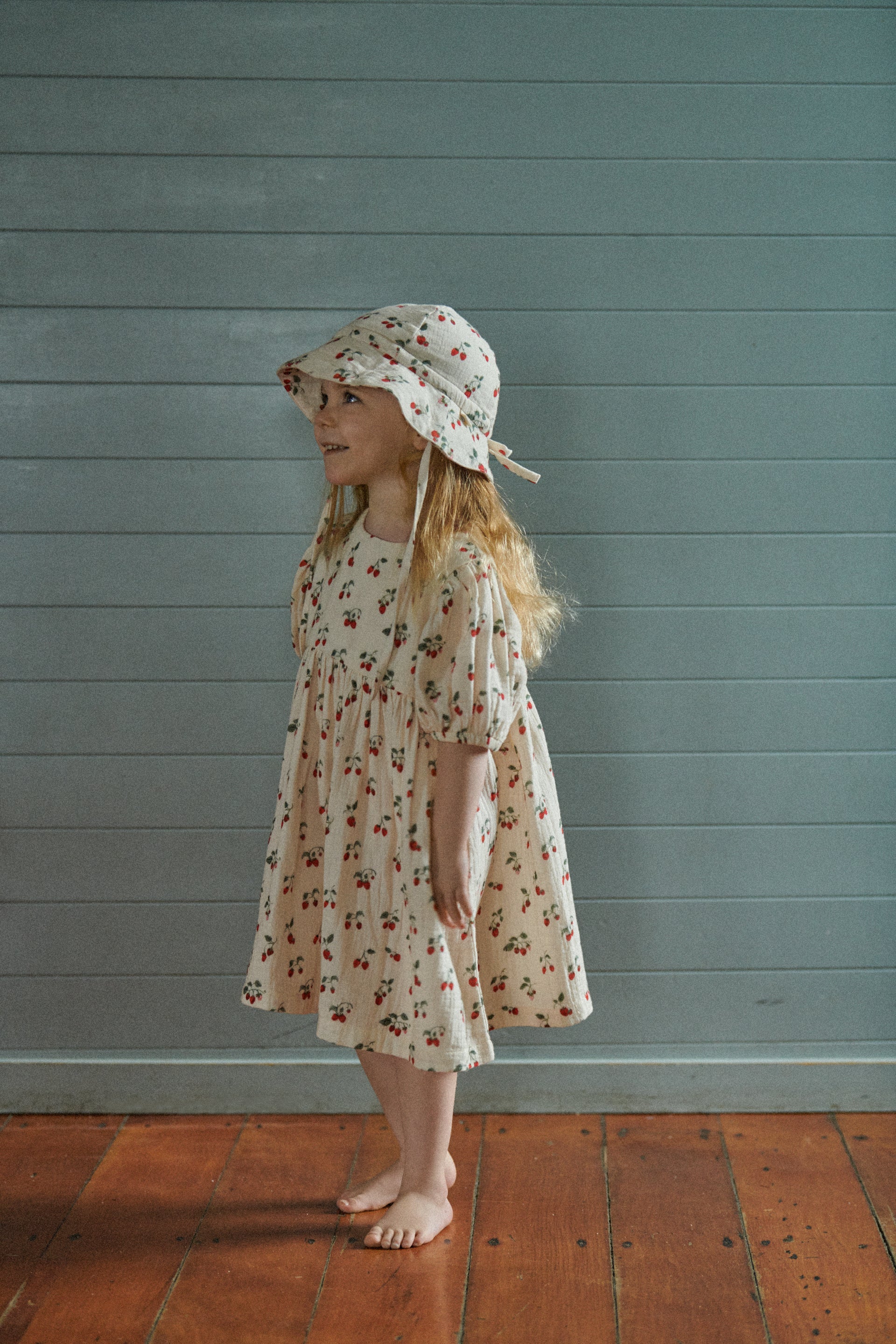 Nature Baby Albertine Dress Muslin - Strawberry print