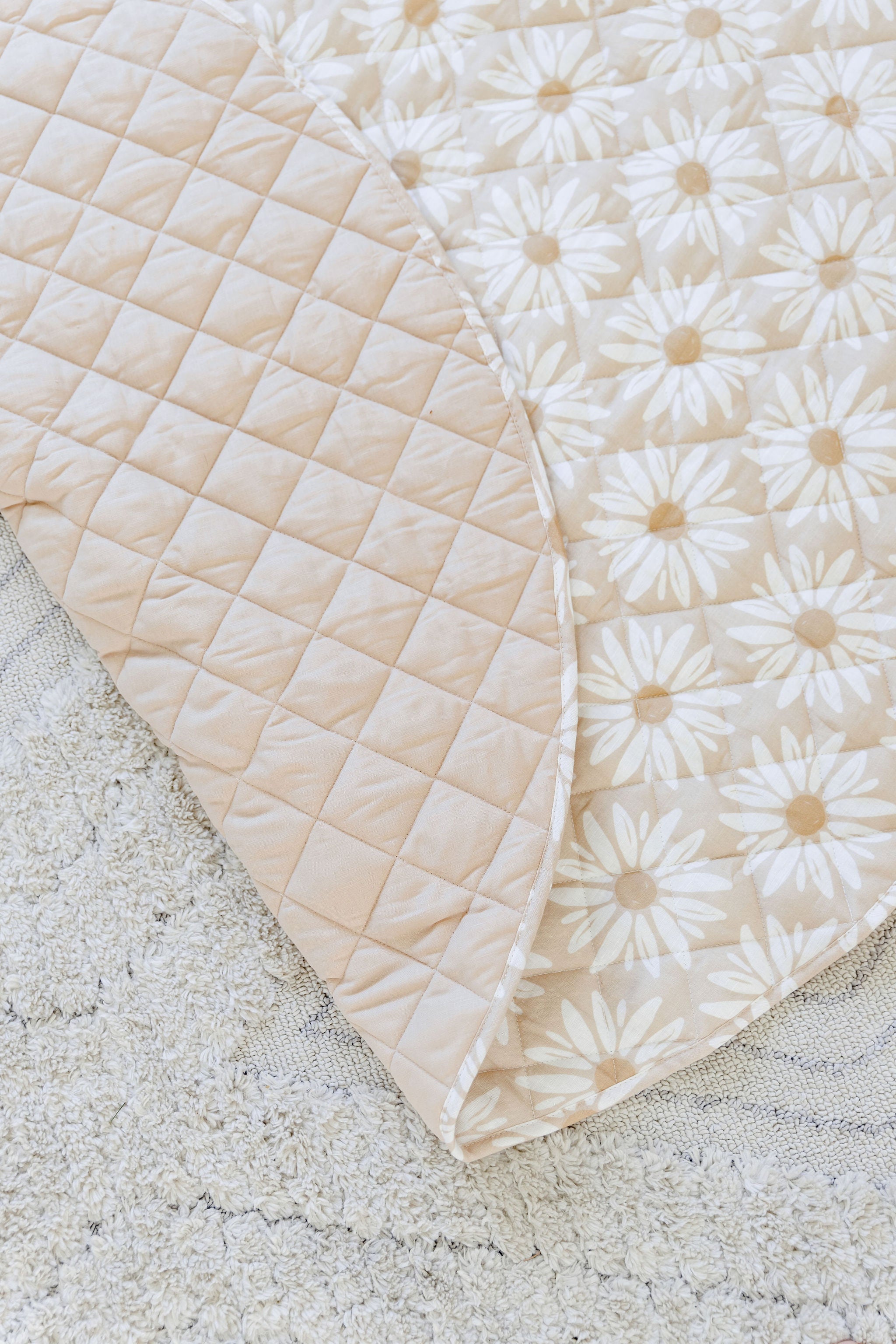 Woven Kids Quilted Linen Playmat - Daisy